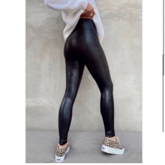 SPANX Pants - SPANX Faux Leather Leggings Black Size Medium